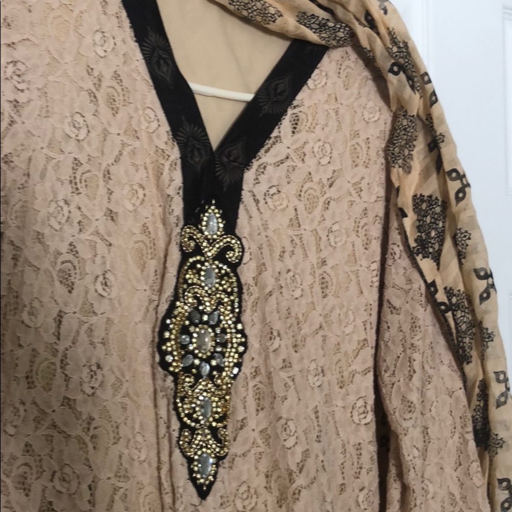 Pakistani Indian long flared shirt and dopatta - Picture 2 of 3